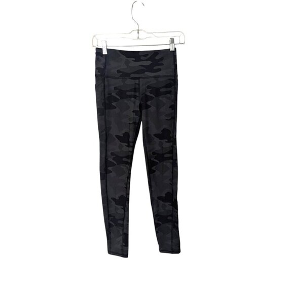 DSG Pants - DSG Black & Grey Performance Capri Legging Camo SZ XS